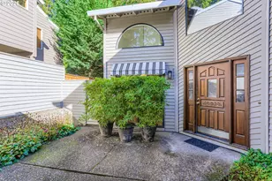 10135 SW Riverwood Ln, Portland, OR 97224 - Photo 4