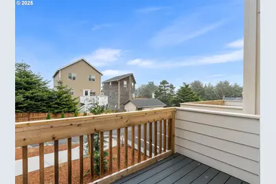 305 SE Jetty Ave, Lincoln City, OR 97367 - Photo 32