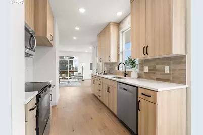 305 SE Jetty Ave, Lincoln City, OR 97367 - Photo 12