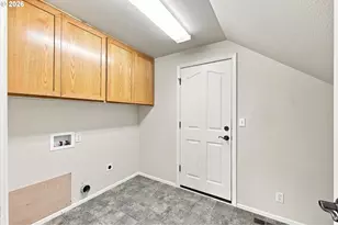 25335 Trinity St, Veneta, OR 97487 - Photo 12
