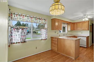 555 Sacre Ln, Monmouth, OR 97361 - Photo 24