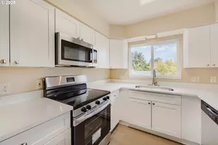 10244 SW 40th Ave, Portland, OR 97219 - Photo 10
