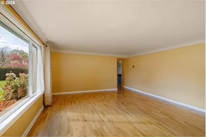 1666 Evergreen Dr, Eugene, OR 97404 - Photo 6