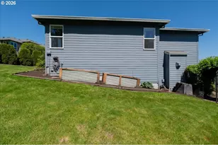 1615 7th St, Columbia City, OR 97018 - Photo 38