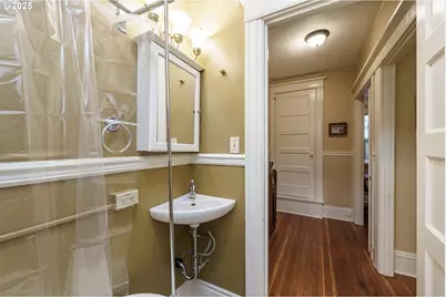 2109 NW Irving St #114, Portland, OR 97210 - Photo 20