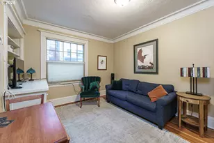 2109 NW Irving St, Portland, OR 97210 - Photo 8