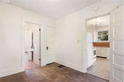 823 SE 45th Ave, Portland, OR 97215 - Photo 12