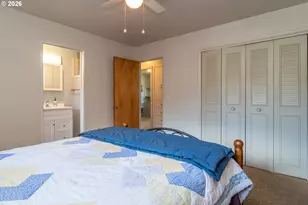 956 W Pilger St, Roseburg, OR 97471 - Photo 18
