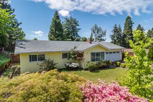 956 W Pilger St, Roseburg, OR 97471 - Photo 1