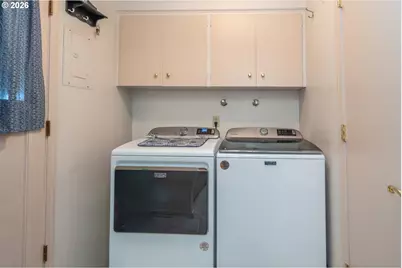 956 W Pilger St, Roseburg, OR 97471 - Photo 14