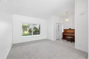 730 N 9th St, Harrisburg, OR 97446 - Photo 8