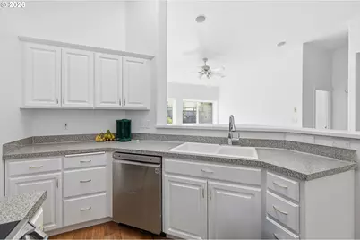 730 N 9th St, Harrisburg, OR 97446 - Photo 20