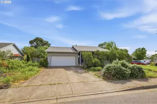 730 N 9th St, Harrisburg, OR 97446 - Photo 2