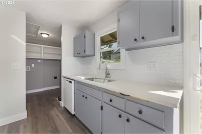 32 SE 126th Ave, Portland, OR 97233 - Photo 8
