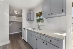 32 SE 126th Ave, Portland, OR 97233 - Photo 8
