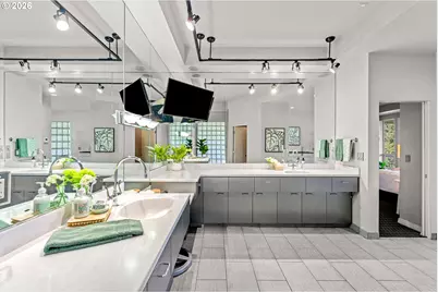 14400 Uplands Dr, Lake Oswego, OR 97034 - Photo 30