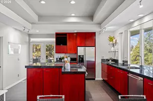 14400 Uplands Dr, Lake Oswego, OR 97034 - Photo 20