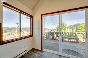 135 Date St, Kalama, WA 98625 - Photo 6