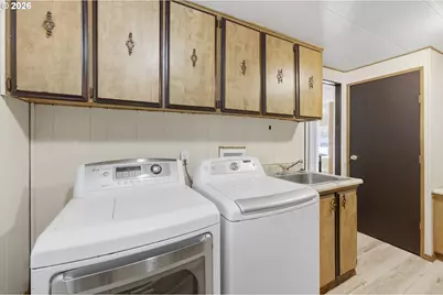 15864 Green Forest Rd, La Pine, OR 97739 - Photo 24