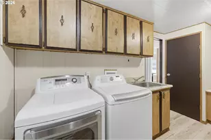 15864 Green Forest Rd, La Pine, OR 97739 - Photo 24