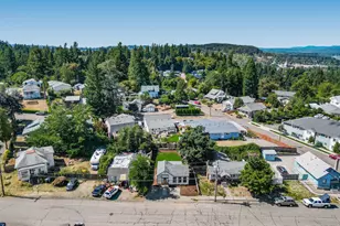 414 Pleasant Ave, Oregon City, OR 97045 - Photo 2