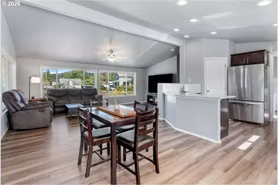 308 E Humboldt St, Bingen, WA 98605 - Photo 4
