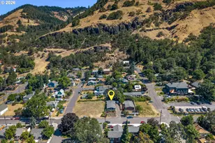 308 E Humboldt St, Bingen, WA 98605 - Photo 32