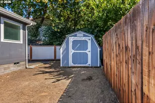308 E Humboldt St, Bingen, WA 98605 - Photo 28