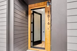 1816 SE 37th Ave, Portland, OR 97214 - Photo 2