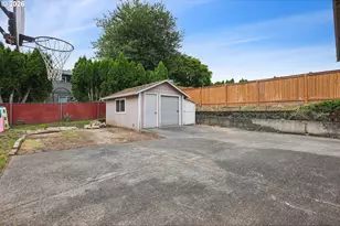 486 NE Scott Ave, Gresham, OR 97030 - Photo 30