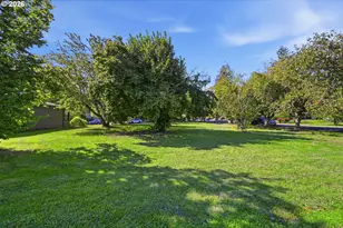 121 W C St, Springfield, OR 97477 - Photo 42