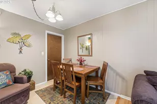 121 W C St, Springfield, OR 97477 - Photo 10