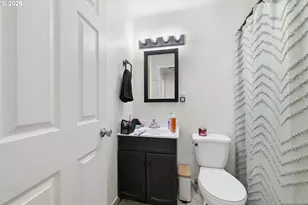 121 W C St, Springfield, OR 97477 - Photo 26