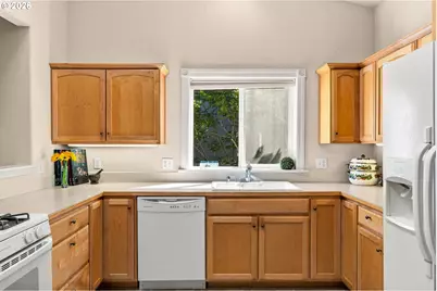 3681 Colony Oaks Dr, Eugene, OR 97405 - Photo 6