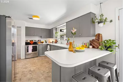 600 NE 108th Ave, Portland, OR 97220 - Photo 10