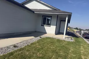915 SE New Dream Ave, Irrigon, OR 97844 - Photo 2