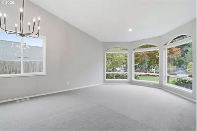 20155 Quinalt Dr, Oregon City, OR 97045 - Photo 6