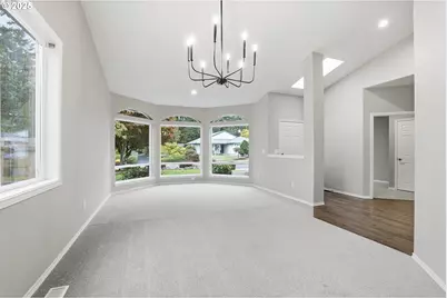 20155 Quinalt Dr, Oregon City, OR 97045 - Photo 8