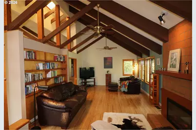 2350 McLean Blvd, Eugene, OR 97405 - Photo 8