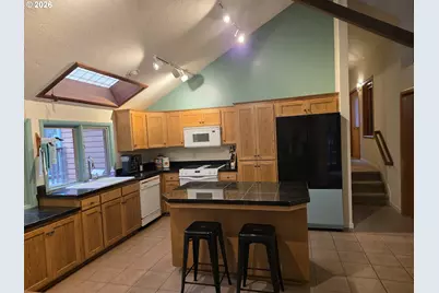 2350 McLean Blvd, Eugene, OR 97405 - Photo 10