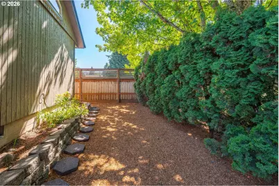 550 Wormwood St, Salem, OR 97306 - Photo 32