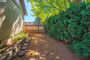 550 Wormwood St, Salem, OR 97306 - Photo 32