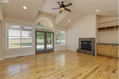 23522 Chaffey Ln, Aurora, OR 97002 - Photo 8