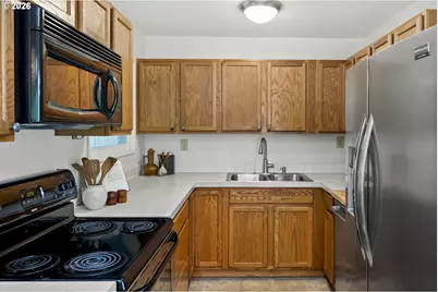 8719 N Wilbur Ave, Portland, OR 97217 - Photo 12