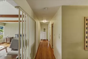 1037 N 10th St, Coos Bay, OR 97420 - Photo 16