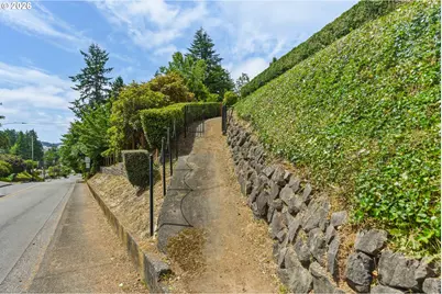 1037 N 10th St, Coos Bay, OR 97420 - Photo 46