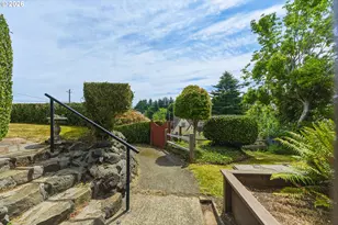 1037 N 10th St, Coos Bay, OR 97420 - Photo 46