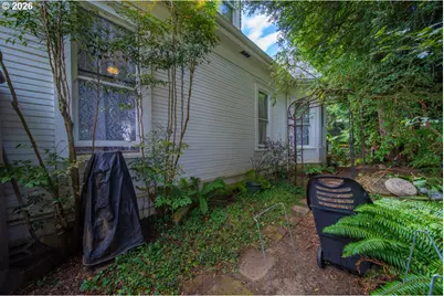 829 Florida St, North Bend, OR 97459 - Photo 40