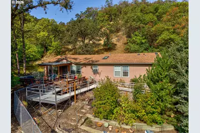 5120 NW Broad St, Roseburg, OR 97471 - Photo 2