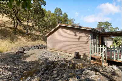 5120 NW Broad St, Roseburg, OR 97471 - Photo 36